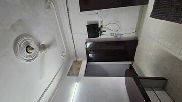 Furnished Amenities in 1.5 BHK Independent House at Gomti Nagar – for Rent