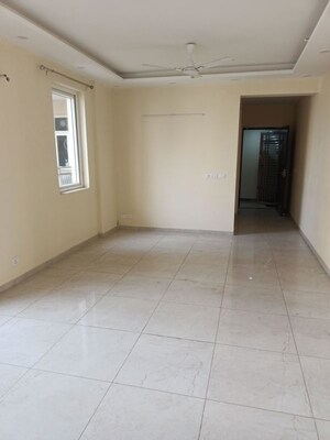 Room in 3.5 BHK Apartment at BPTP Park Serene, Sector 37d – for Sale