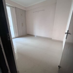 Room in 3 BHK Apartment at Amrapali Golf Homes, Haibatpur – for Rent