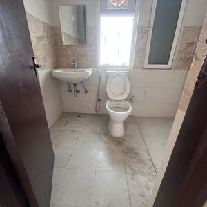 Bathroom in 3 BHK Apartment at Amrapali Golf Homes, Haibatpur – for Rent