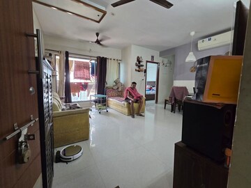 2 BHK Apartment For Rent in Royal Oasis, Malad West