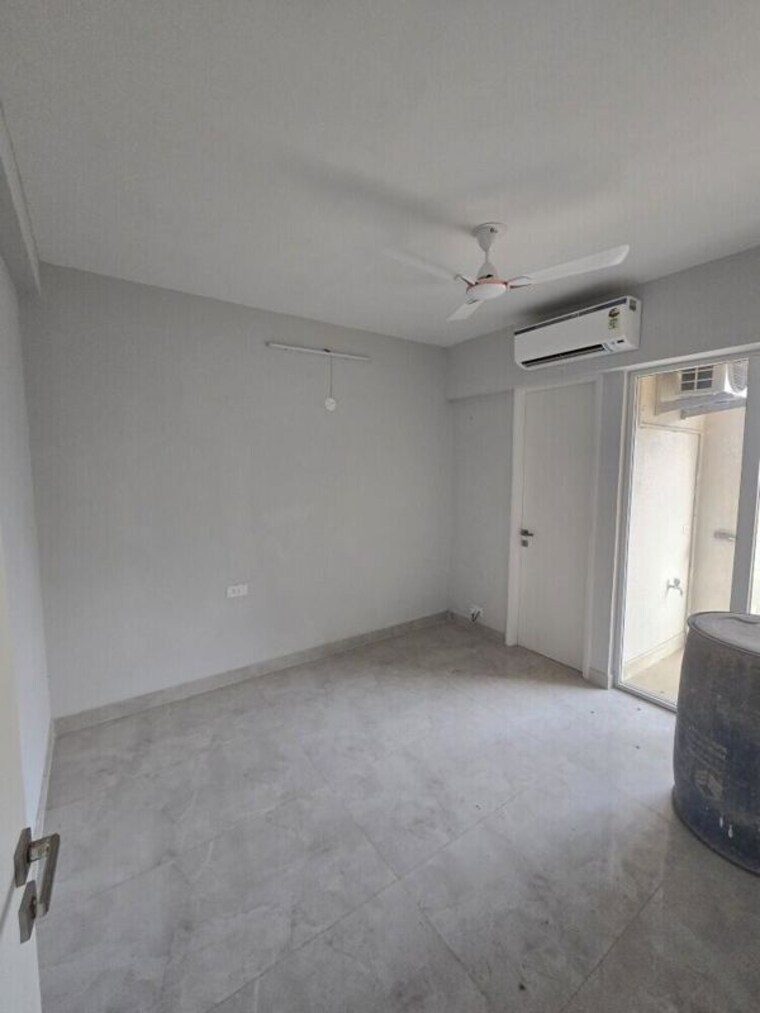 Room, signature-global-city 3.5 Bedroom 1250 Sq.Ft. Apartment In Sector 37d Gurgaon 10013359