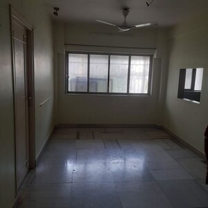 Room in 2 BHK Apartment at Nahur Gaothan – for Rent