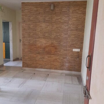 Room in 2 BHK Apartment at Nahur Gaothan – for Rent