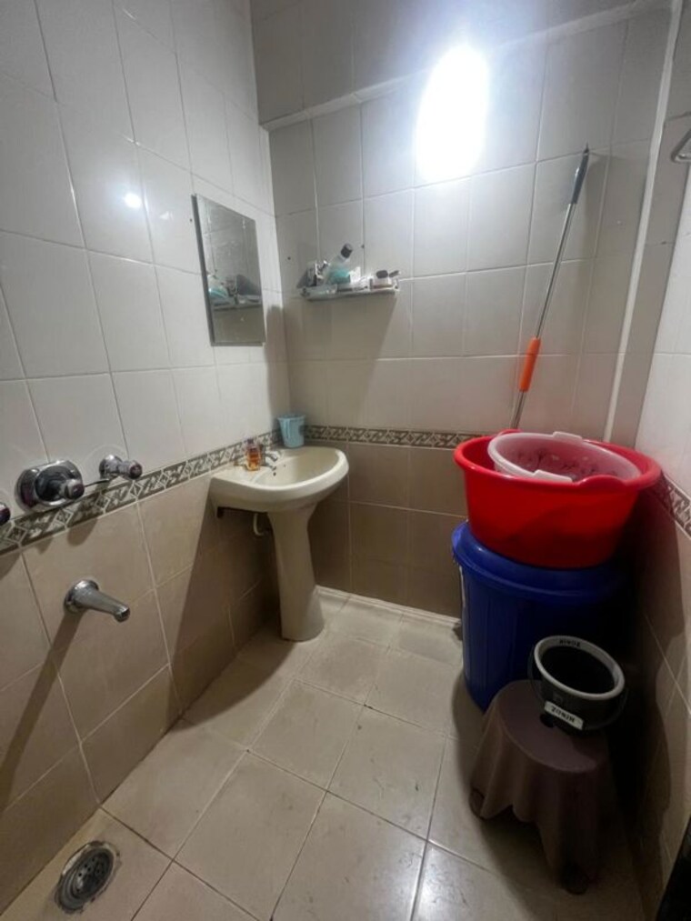 Bathroom, nirmal-lifestyle-residency-chs-ltd 1 Bedroom 500 Sq.Ft. Apartment In Mulund West Mumbai 10013432