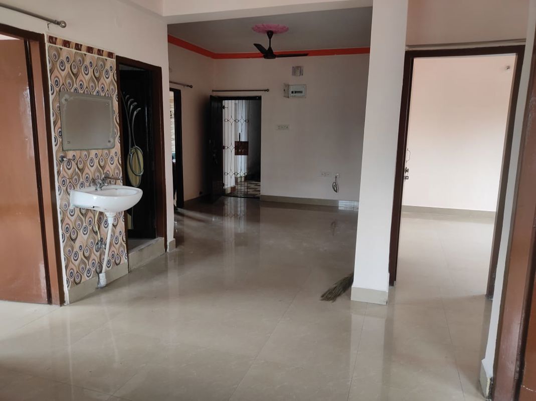 2 BHK + Pooja Room Apartment For Sale in Kadma