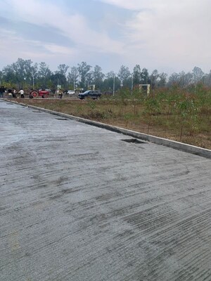  Plot For Sale in Niranjanpur