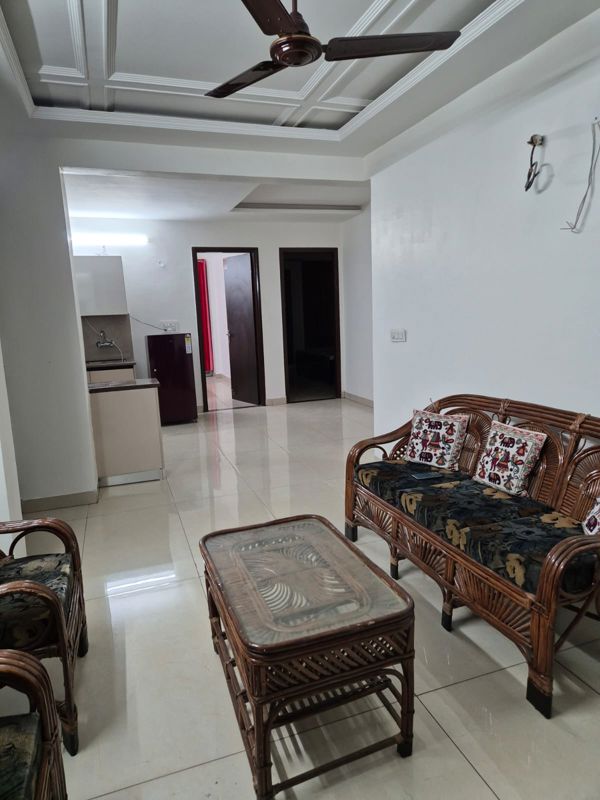 3 BHK Apartment For Rent in Green Valley Residencia