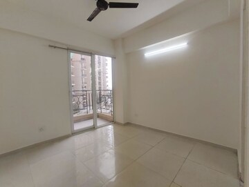 Room in 2 BHK Apartment at BPTP Terra, Sector 37d – for Sale