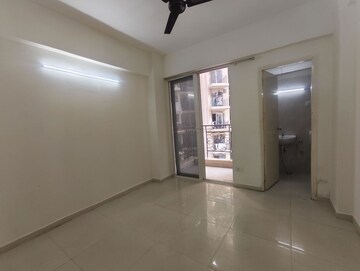 Room in 2 BHK Apartment at BPTP Terra, Sector 37d – for Sale