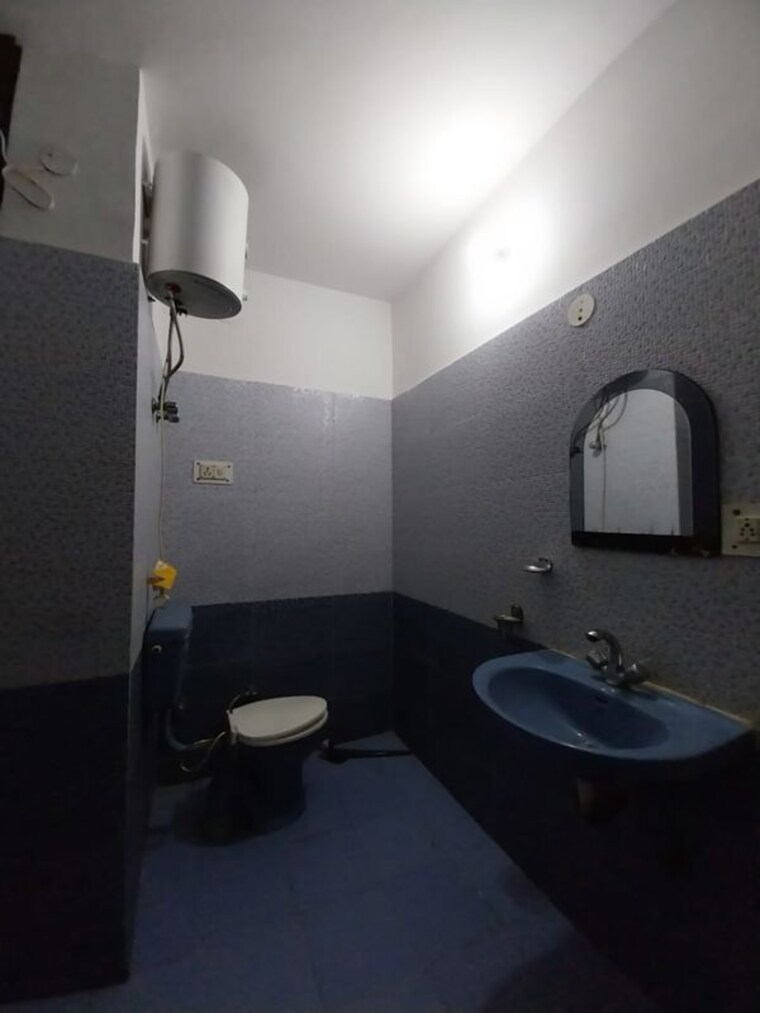 Master Bedroom, sector 14 2 Bedroom 200 Sq.Yd. Independent House In Sector 14 Gurgaon 10013573