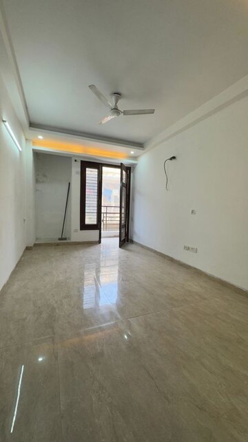Master Bedroom in 2.5 BHK Builder Floor at Chattarpur – for Rent