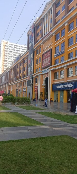  Shop For Sale in Spectrum Metro, Sector 75