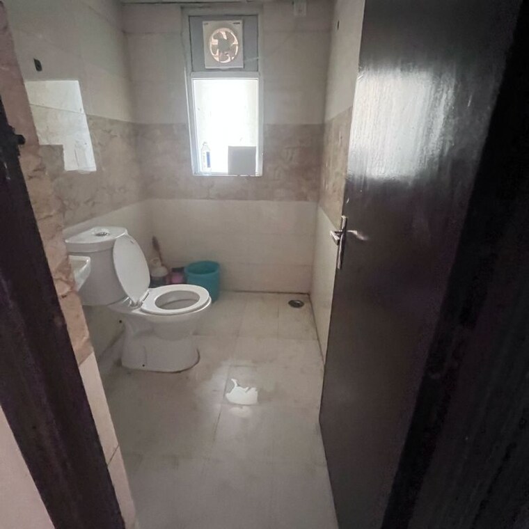 Bathroom, amrapali-golf-homes 3 Bedroom 1115 Sq.Ft. Apartment In Haibatpur Greater Noida 10013601