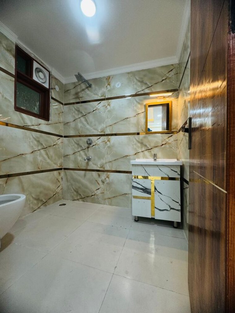Bathroom, chattarpur 1 Bedroom 600 Sq.Ft. Builder Floor In Chattarpur Delhi 10013602