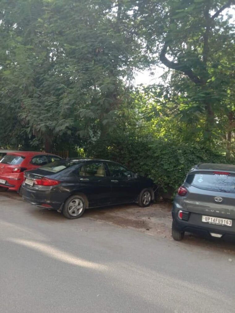  Parking, vidhi-apartment-ip-extension 2 Bedroom 200 Sq.Yd. Apartment In Ip Extension Delhi 10013622