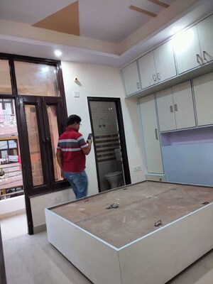 Room in 2 BHK Builder Floor at Pratap Vihar – for Sale