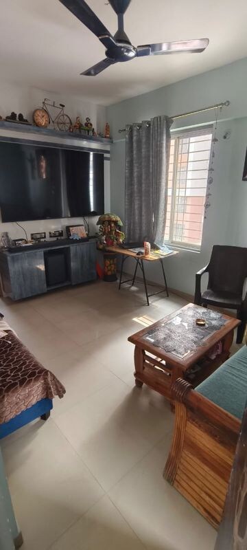 Living Room in 1.5 BHK Apartment at Rahatani – for Rent