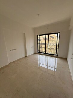 2 BHK Apartment For Rent in Vile Parle West
