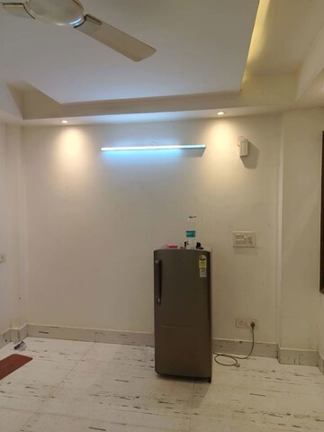 Room in 2 BHK Builder Floor at Saket – for Rent