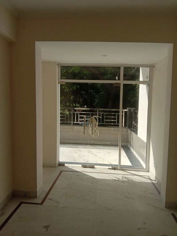 2 BHK Apartment For Rent in Silverglades Hightown
