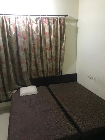 Bedroom in 2 BHK Apartment at Mahaanand CHS, Vile Parle East – for Rent