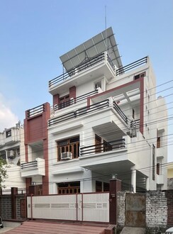 2 BHK + Pooja Room Builder Floor For Rent in Gomti Nagar