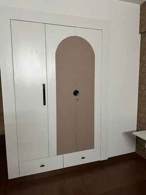 Furnished Amenities in 2 BHK Apartment at Umang Winter Hills, Sector 77 – for Sale