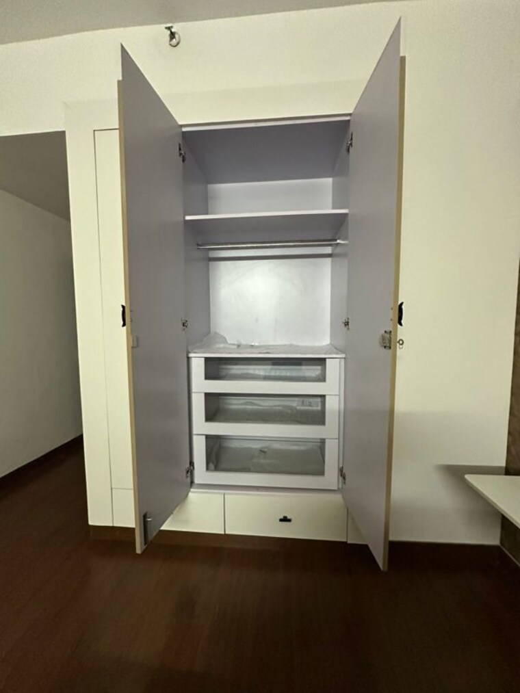 Bathroom, umang-winter-hills 2 Bedroom 1342 Sq.Ft. Apartment In Sector 77 Gurgaon 10013555