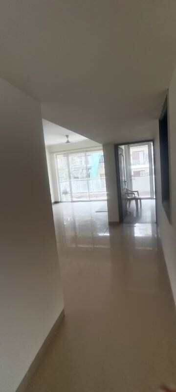 Room in 3 BHK Apartment at Ansal API Esencia, Sector 67 – for Rent