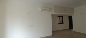 Room in 3 BHK Apartment at Ansal API Esencia, Sector 67 – for Rent