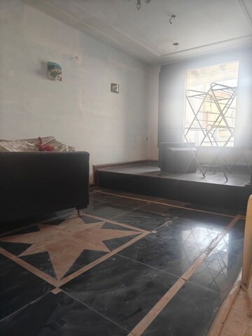 Room in 4 BHK Independent House at Sarvapriya Vihar – for Rent