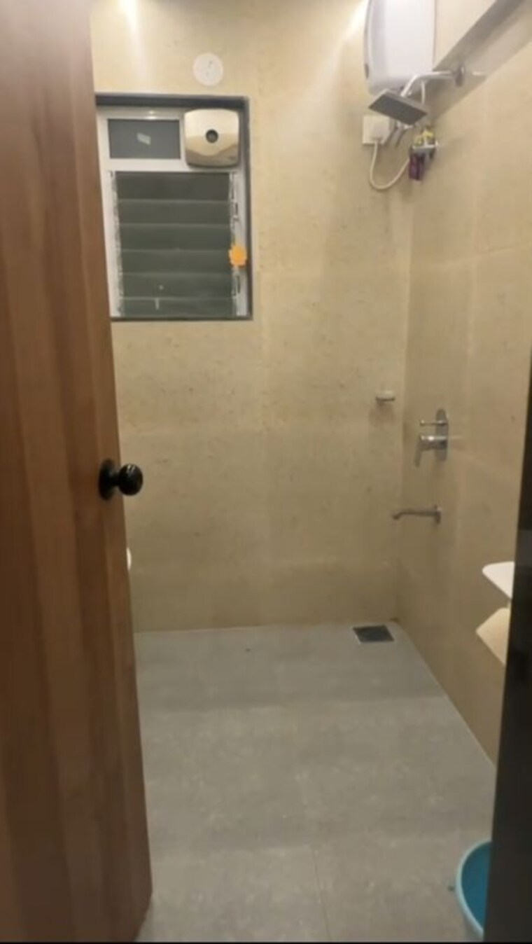 Bathroom, oxford-navrang-oasis 2 Bedroom 698 Sq.Ft. Apartment In Goregaon West Mumbai 10013759