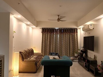 Team Area in 3 BHK Apartment at Umang Winter Hills, Sector 77 – for Sale