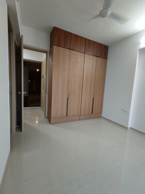 Room in 3 BHK Apartment at Raj Infinia, Malad West – for Rent