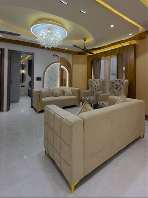 Team Area in 4 BHK Builder Floor at Uttam Nagar – for Sale