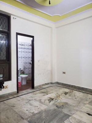 Room in 1 BHK Builder Floor at Vaishali Sector 5 – for Rent