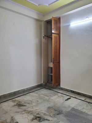 Room in 1 BHK Builder Floor at Vaishali Sector 5 – for Rent