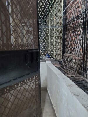 Balcony in 1 BHK Builder Floor at Vaishali Sector 5 – for Rent