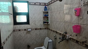 Bathroom in 1 BHK Builder Floor at Vaishali Sector 5 – for Rent