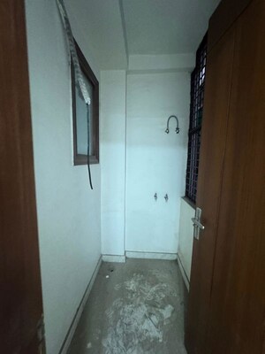  2 BHK Builder Floor at Paschim Vihar – for Rent