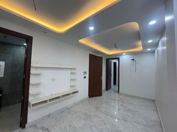 Room in 2 BHK Builder Floor at Paschim Vihar – for Rent