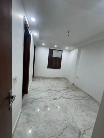 Room in 2 BHK Builder Floor at Paschim Vihar – for Rent