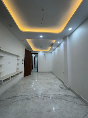 Room in 2 BHK Builder Floor at Paschim Vihar – for Rent