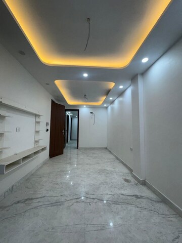 Room in 2 BHK Builder Floor at Paschim Vihar – for Rent