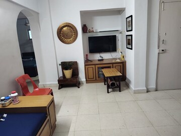 Room in 1 BHK Apartment at Vile Parle West – for Rent