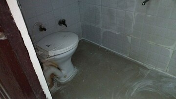 Bathroom in 2 BHK Builder Floor at Vaishali Sector 3 – for Rent