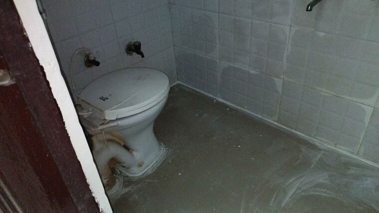 Bathroom, vaishali sector 3 2 Bedroom 890 Sq.Ft. Builder Floor In Vaishali Sector 3 Ghaziabad 10013886