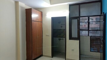Room in 2 BHK Builder Floor at Vaishali Sector 3 – for Rent