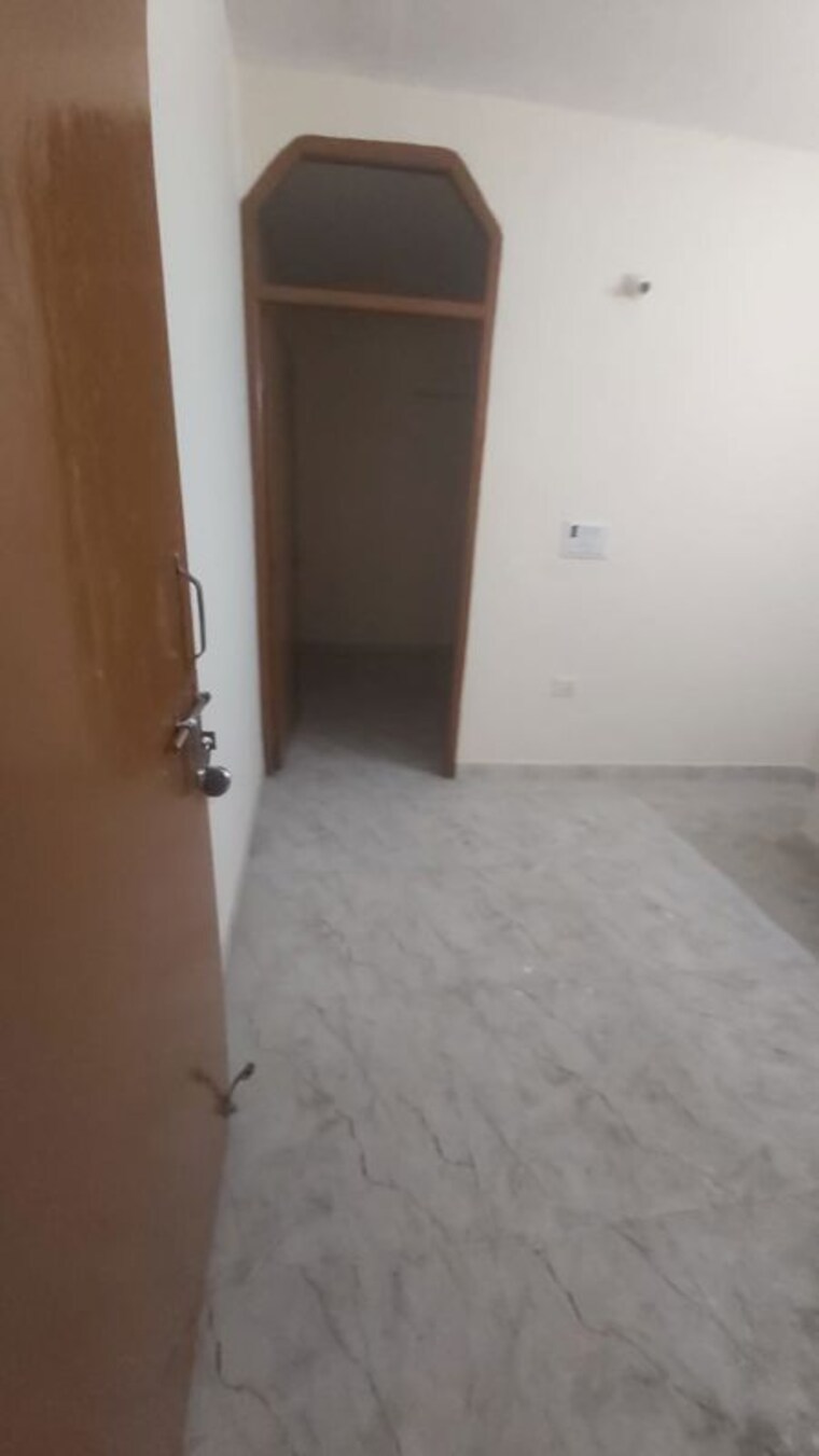 Room, mayur vihar 1.5 Bedroom 350 Sq.Ft. Builder Floor In Mayur Vihar Delhi 10013893
